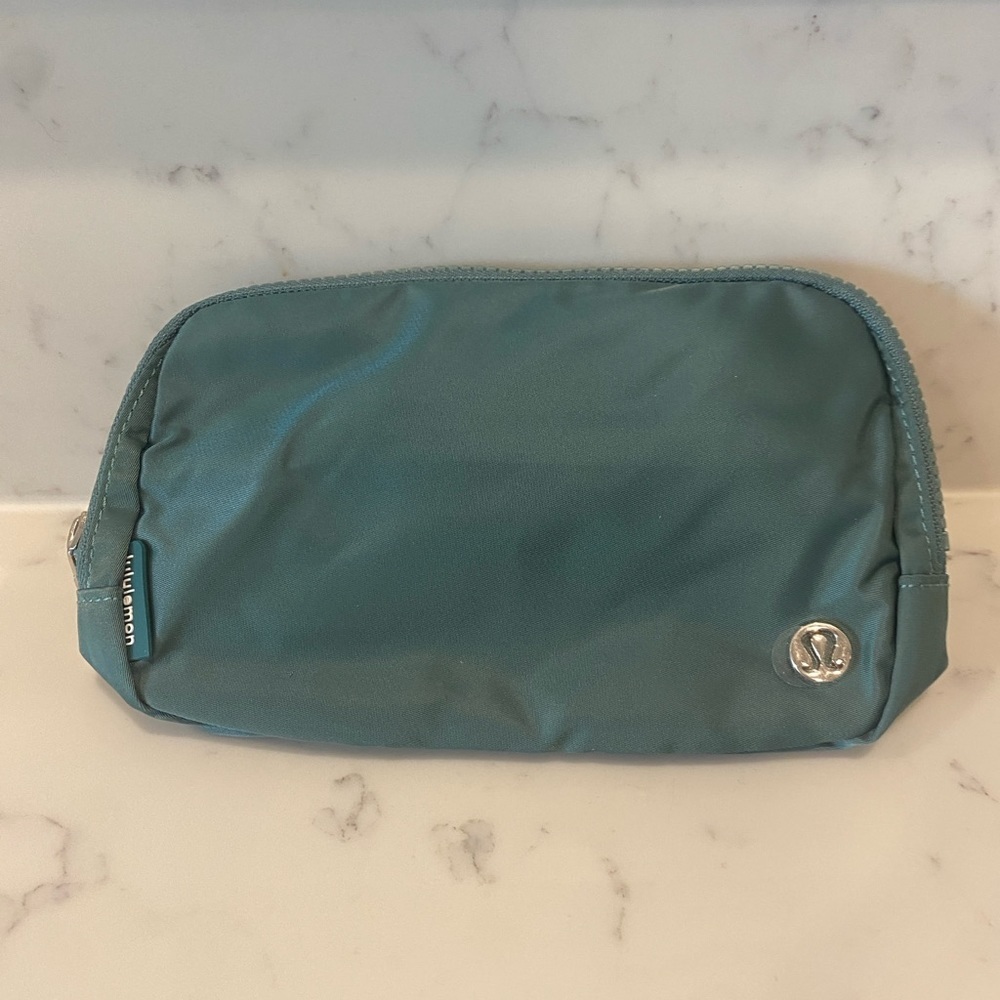 Lululemon 1L Everywhere bel bag Tidewater Teal ~ New with tags